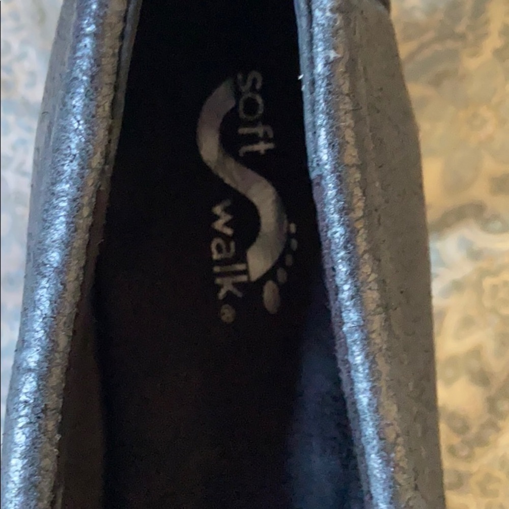 Shoes - Picture 2 of 3